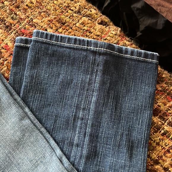 BKE Capris Jeans - Picture 3 of 10
